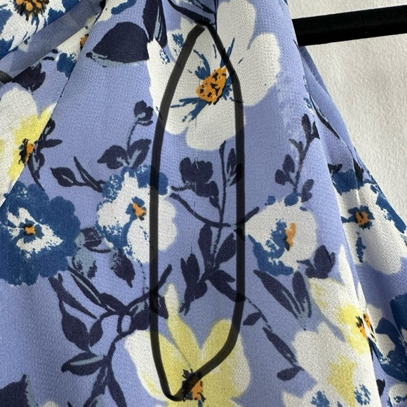 ASTR The Label One Sleeve Ruffled Floral Dress in Blue Size Large - Picture 4 of 9